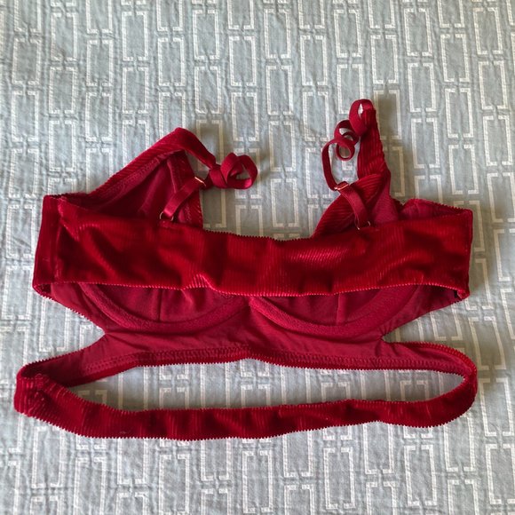Red velvet bra-style top - Picture 3 of 3